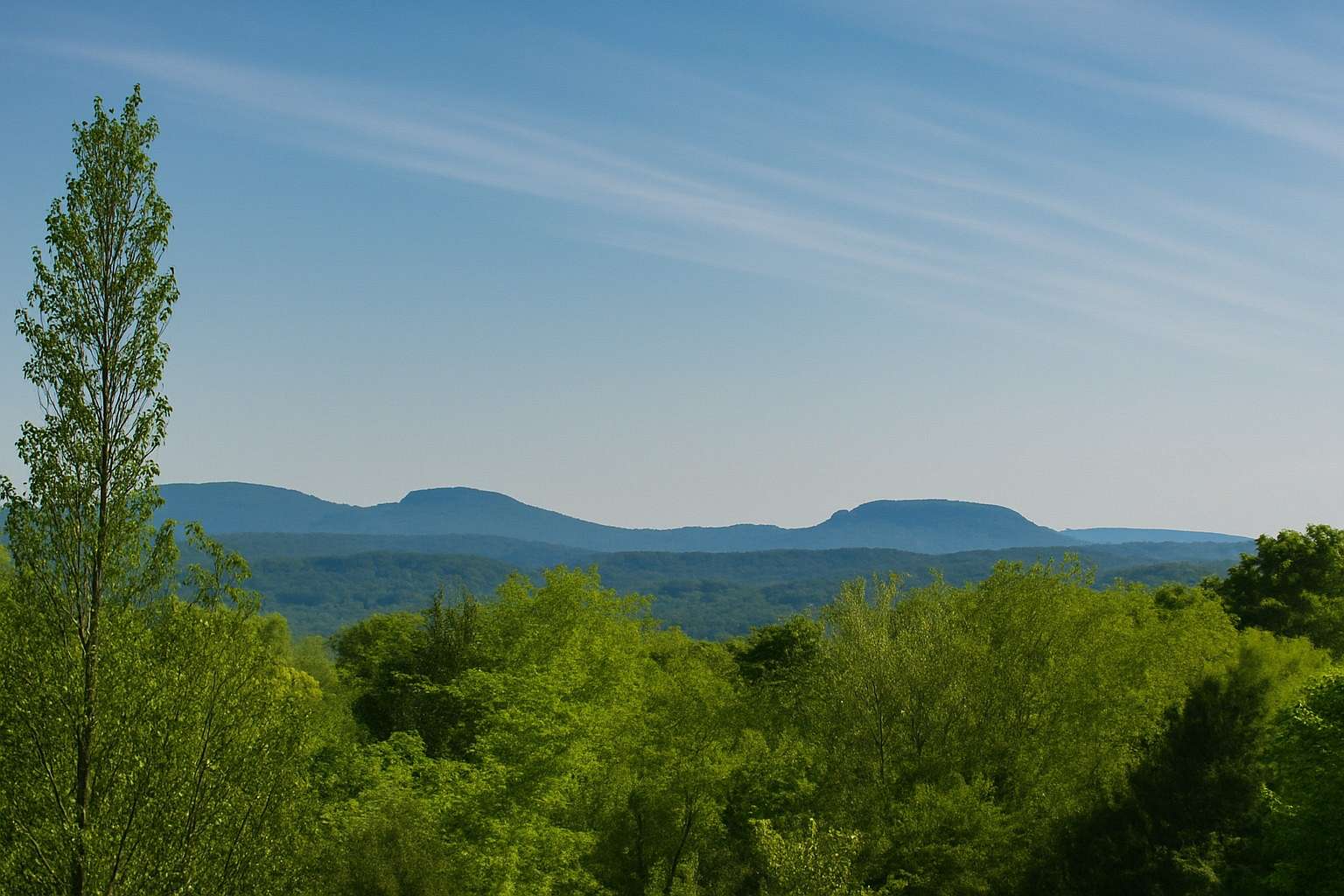 145 Acres of Land with Home for Sale in Lebanon, Tennessee