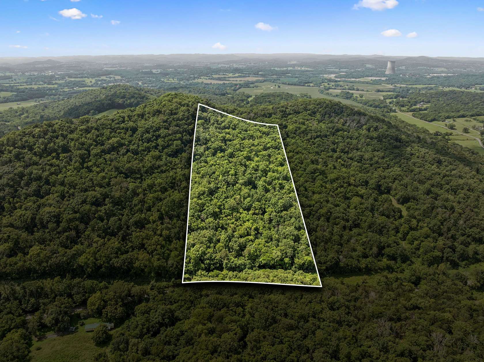 14 Acres of Land for Sale in Hartsville, Tennessee