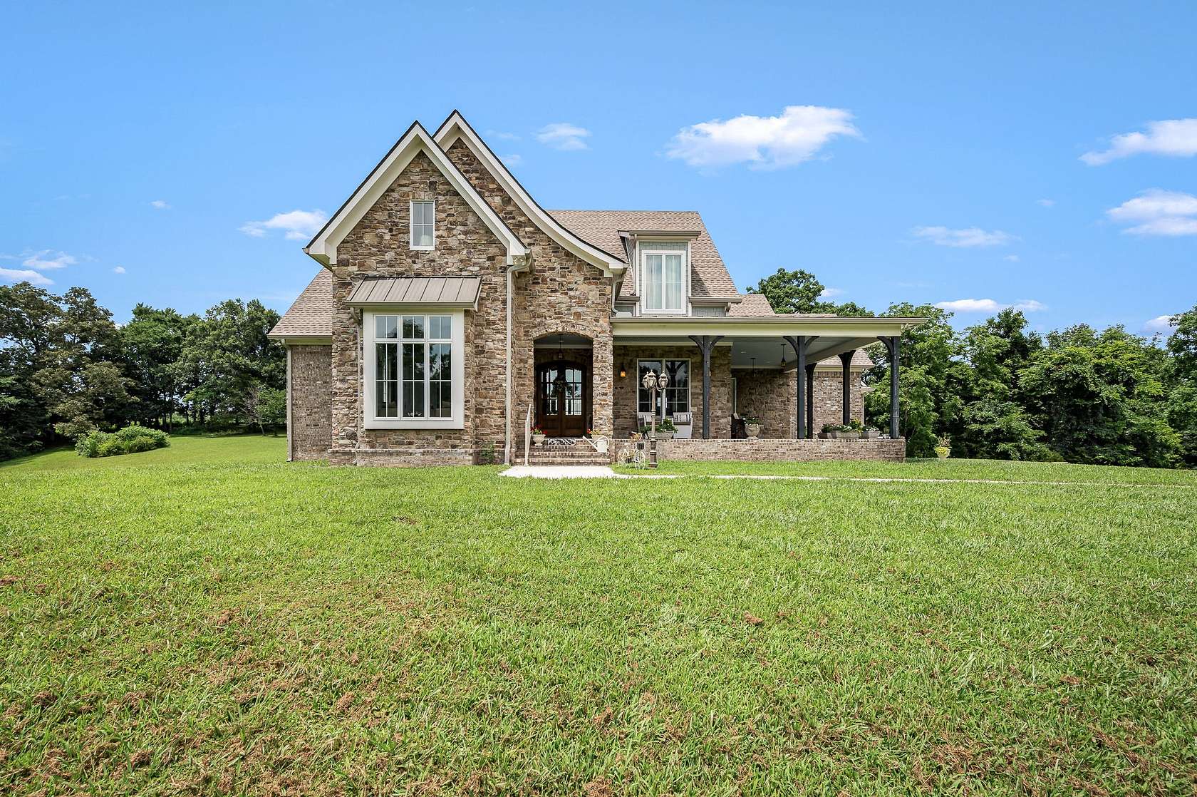 6.88 Acres of Residential Land with Home for Sale in Tullahoma, Tennessee