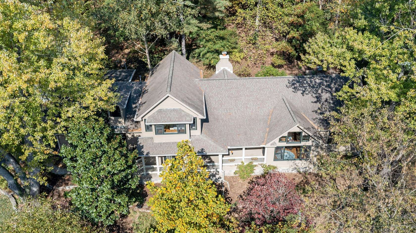 4.28 Acres of Residential Land with Home for Sale in Nashville, Tennessee