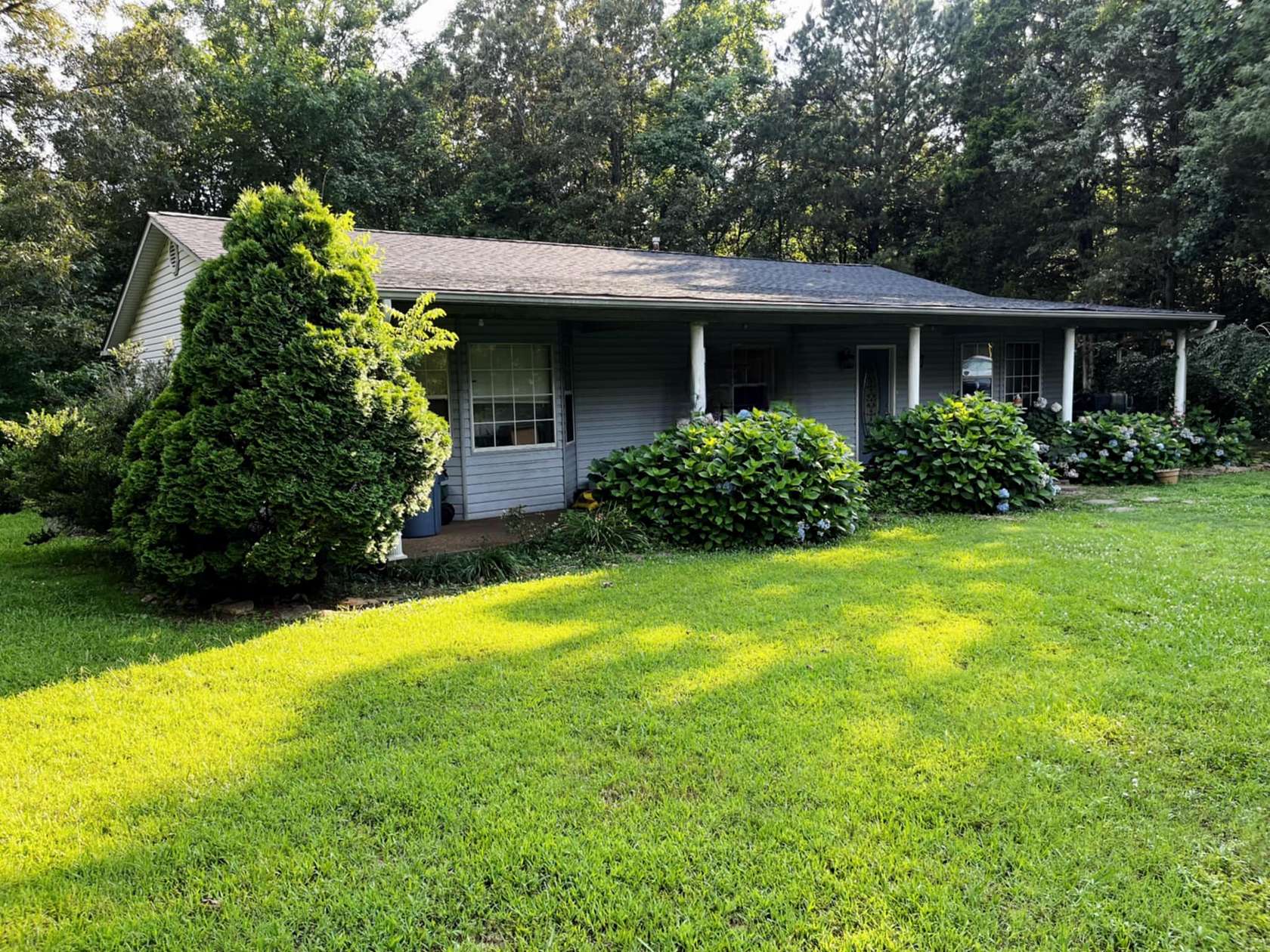 5 Acres of Residential Land with Home for Sale in Reagan, Tennessee