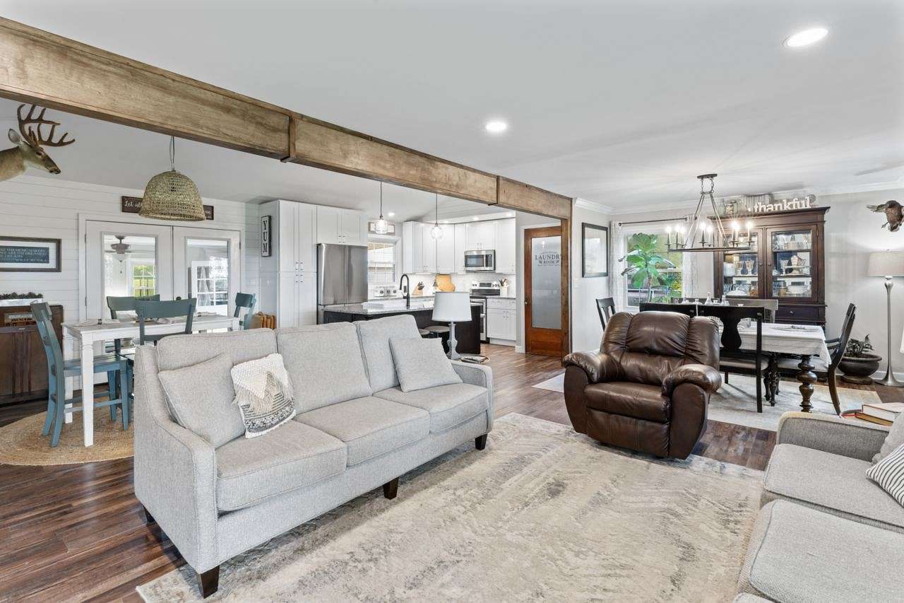 6.25 Acres of Residential Land with Home for Sale in Gallatin, Tennessee