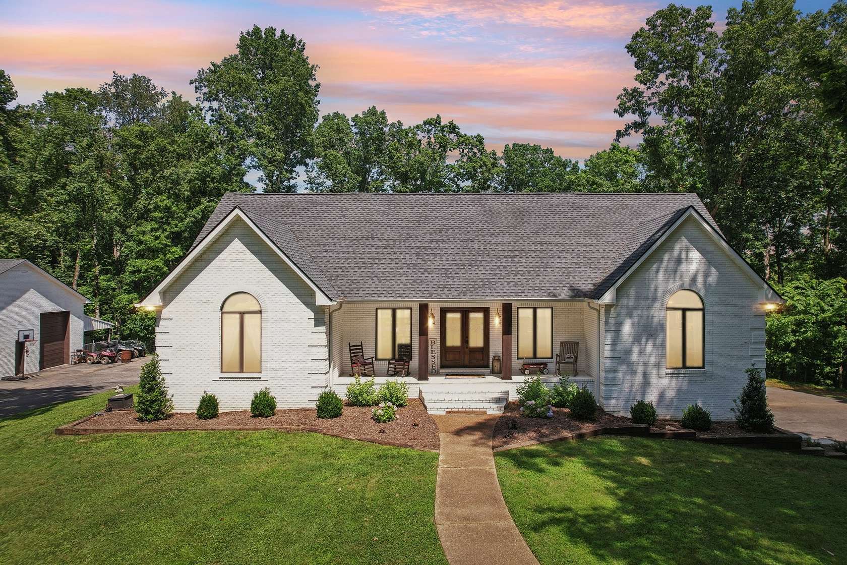 25.2 Acres of Recreational Land with Home for Sale in Clarksville, Tennessee