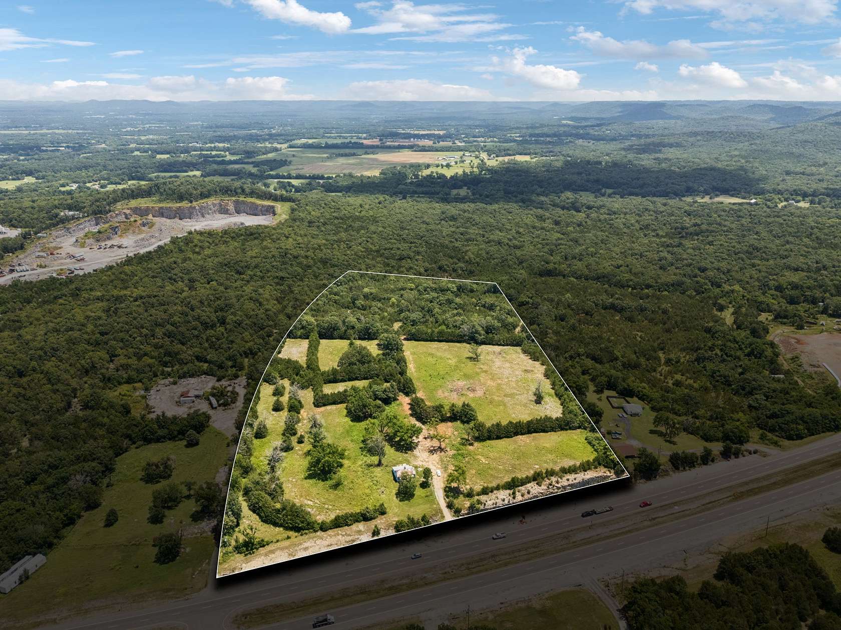 20 Acres of Land for Sale in Christiana, Tennessee