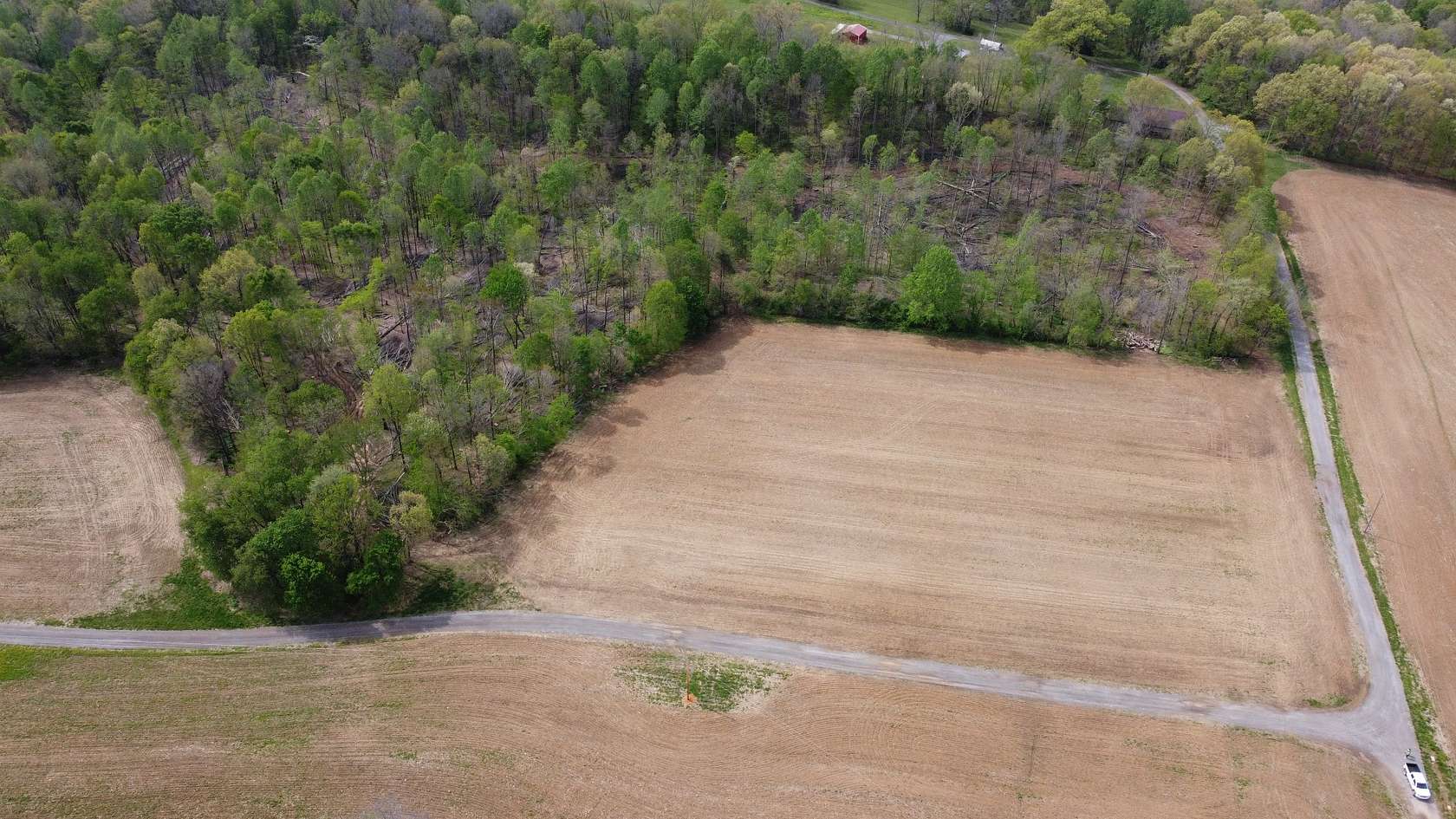 16.4 Acres of Land for Sale in Westmoreland, Tennessee