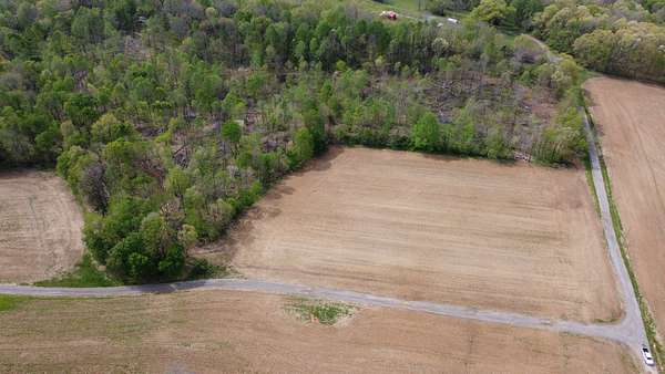 16.4 Acres of Land for Sale in Westmoreland, Tennessee