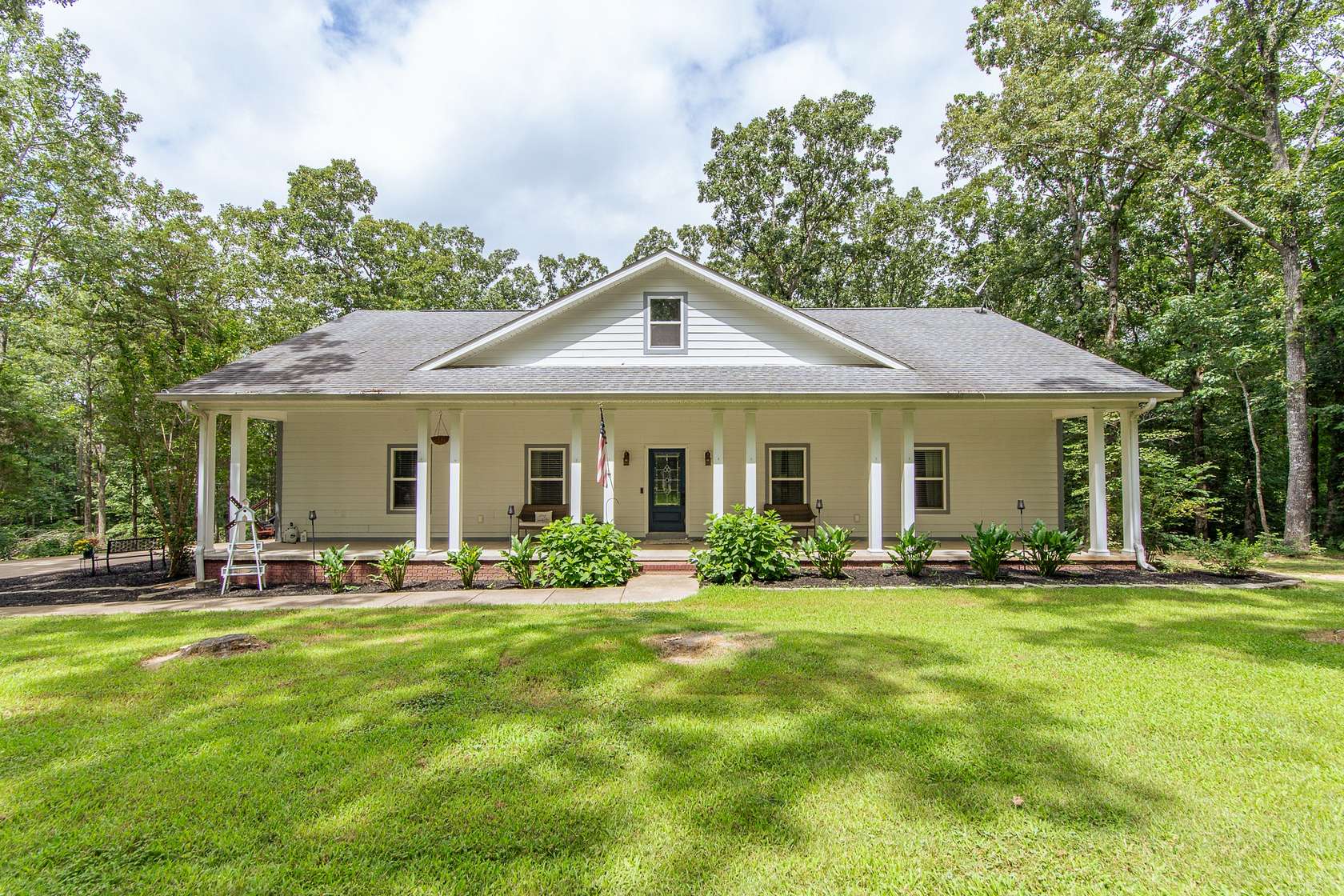 2 Acres of Residential Land with Home for Sale in Savannah, Tennessee