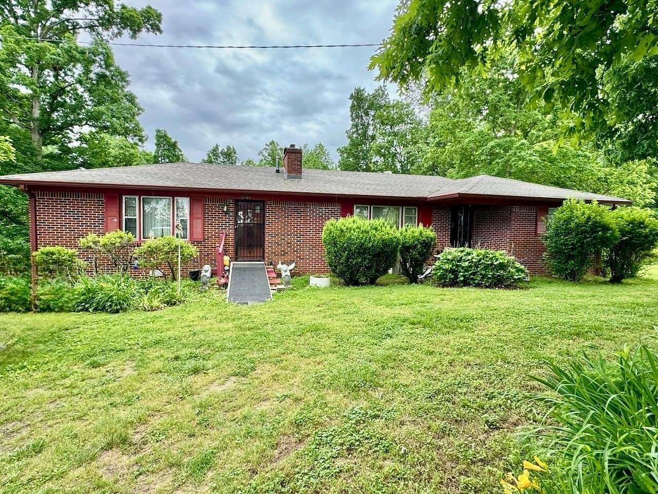 4.5 Acres of Residential Land with Home for Sale in Smithville, Tennessee