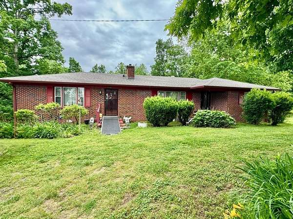 4.5 Acres of Residential Land with Home for Sale in Smithville, Tennessee