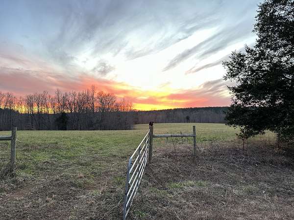 140 Acres of Land for Sale in Waynesboro, Tennessee