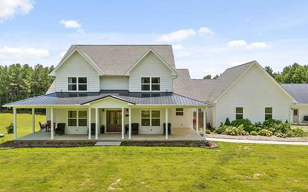 5.15 Acres of Residential Land with Home for Sale in Signal Mountain, Tennessee