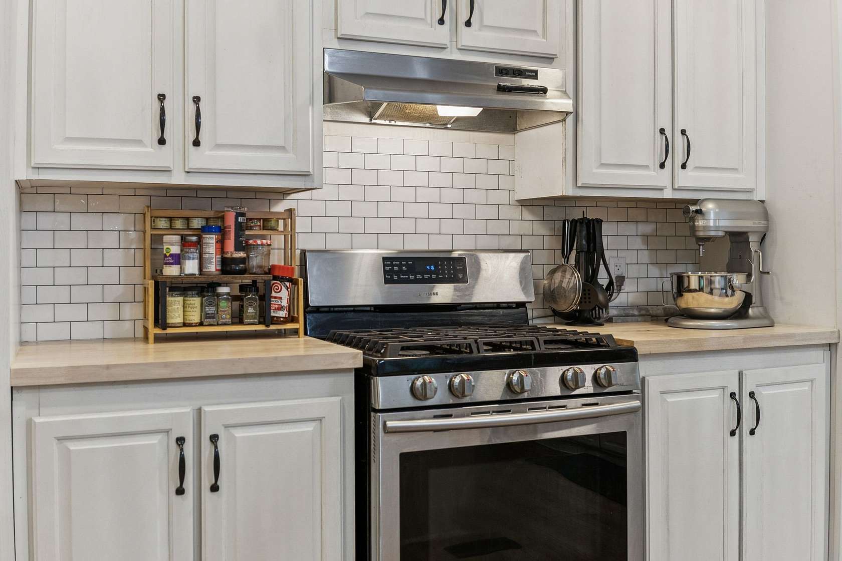 7.9 Acres of Residential Land with Home for Sale in Chapmansboro, Tennessee