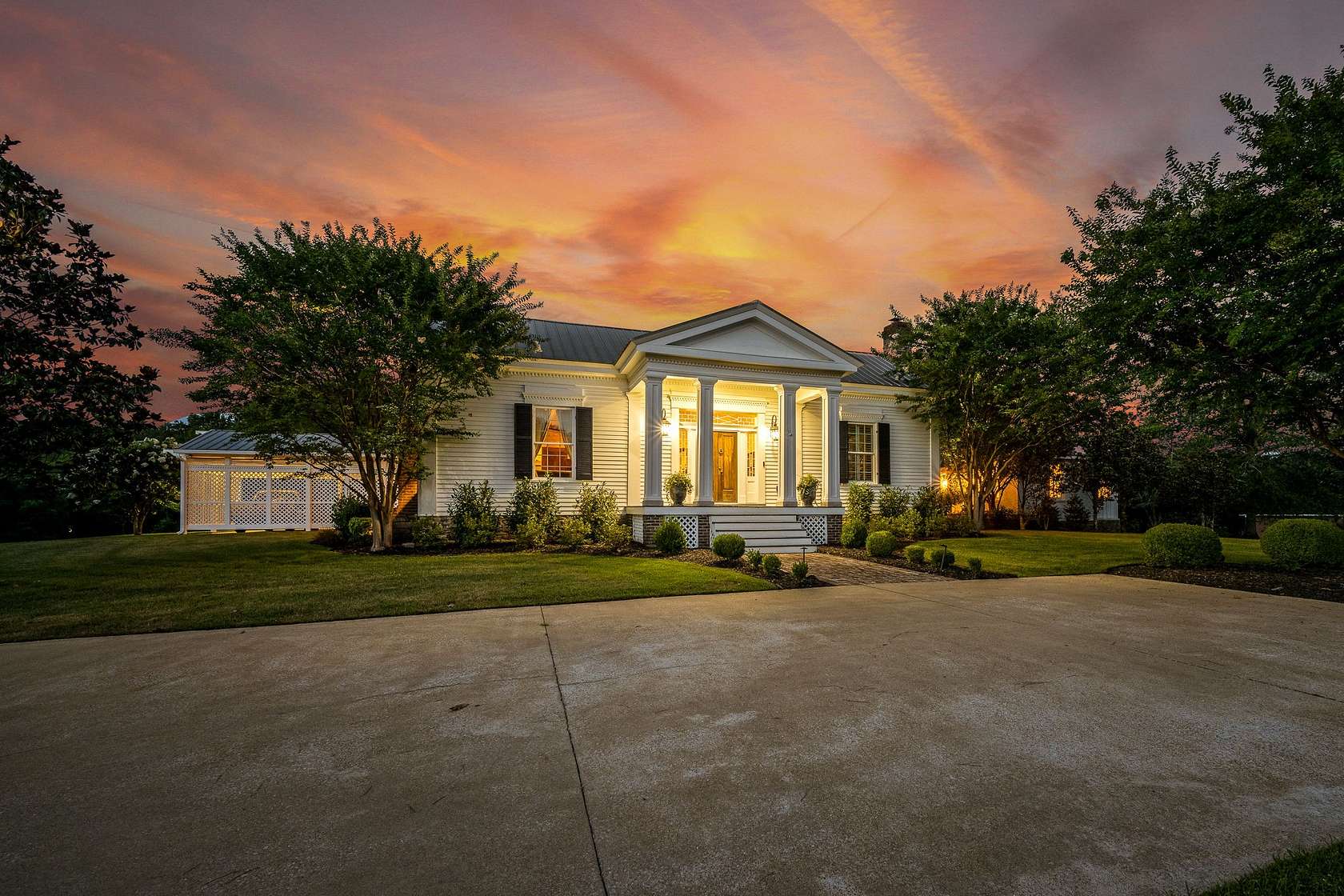 4.39 Acres of Residential Land with Home for Sale in Pulaski, Tennessee