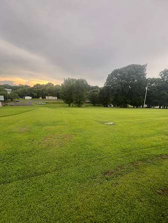 1 Acre of Residential Land for Sale in Westmoreland, Tennessee