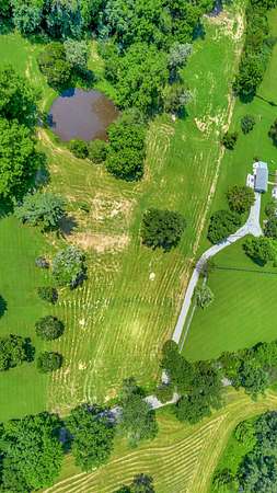 1.5 Acres of Residential Land for Sale in Burns, Tennessee