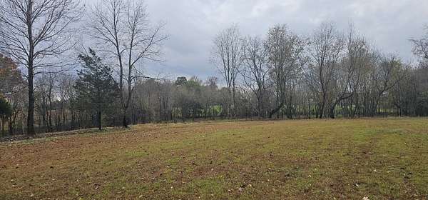 5 Acres of Residential Land for Sale in Chapmansboro, Tennessee