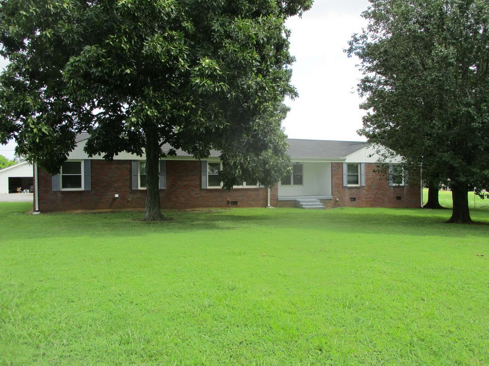 4.37 Acres of Residential Land with Home for Sale in Lebanon, Tennessee