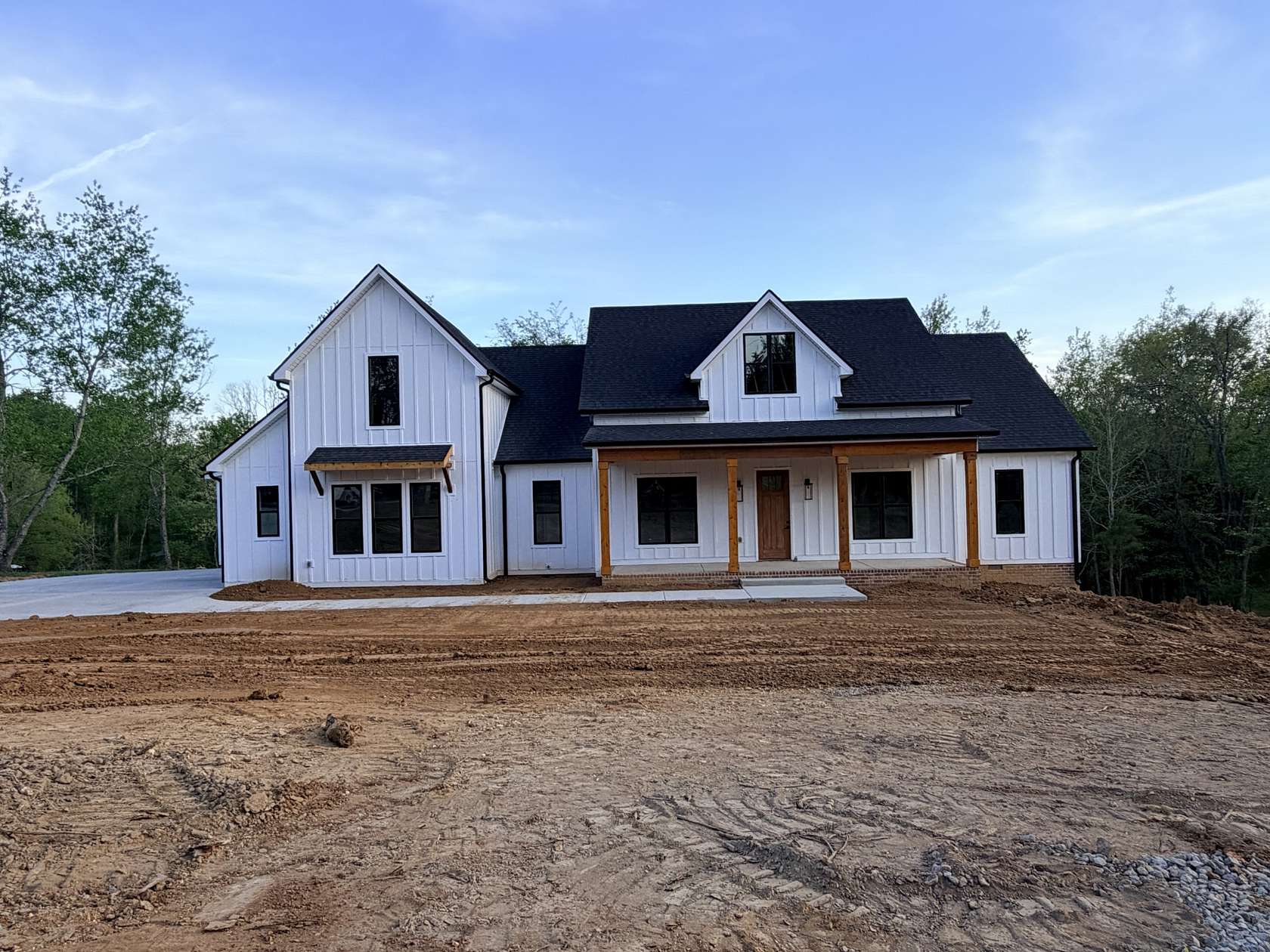 5 Acres of Land with Home for Sale in Clarksville, Tennessee