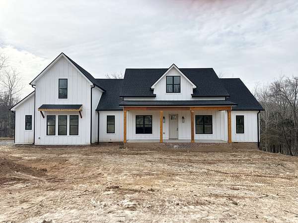 5 Acres of Land with Home for Sale in Clarksville, Tennessee