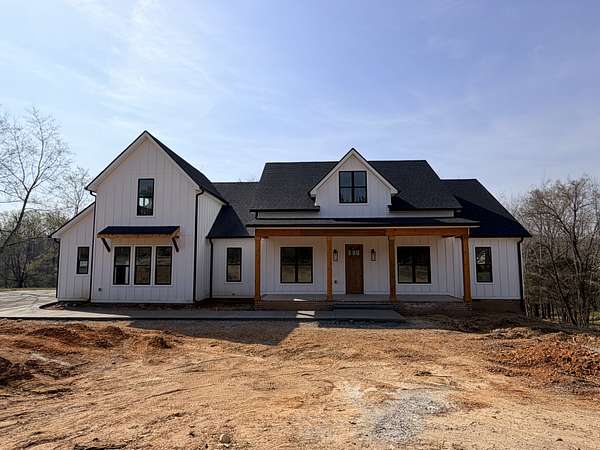 5 Acres of Land with Home for Sale in Clarksville, Tennessee