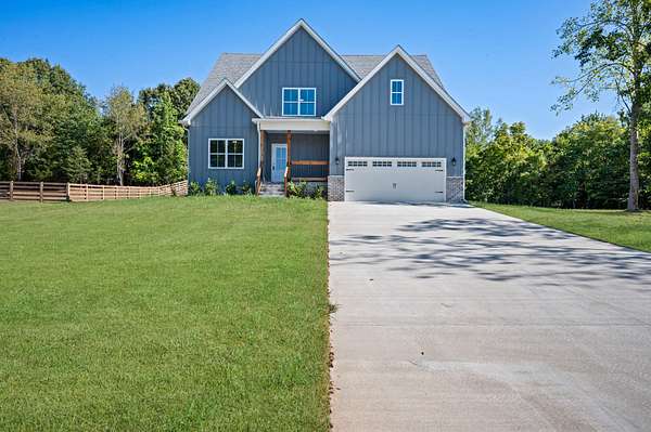 1.5 Acres of Residential Land with Home for Sale in Clarksville, Tennessee