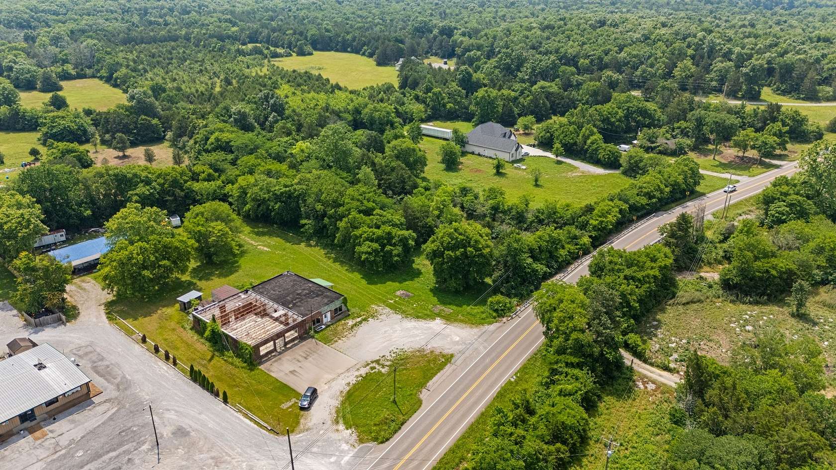 1.38 Acres of Commercial Land for Sale in Columbia, Tennessee