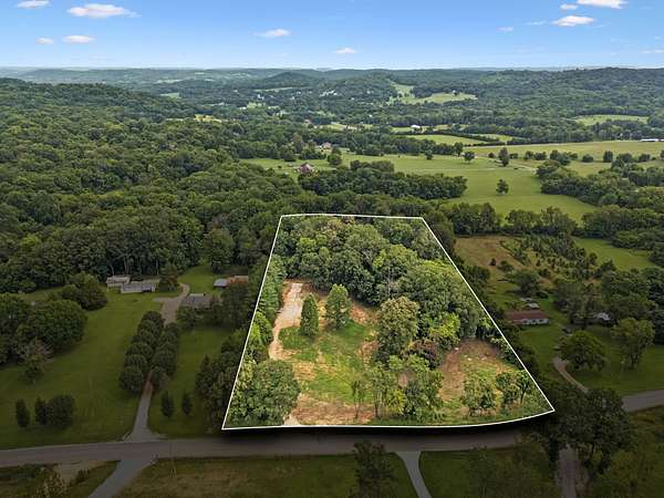 6 Acres of Residential Land for Sale in Culleoka, Tennessee