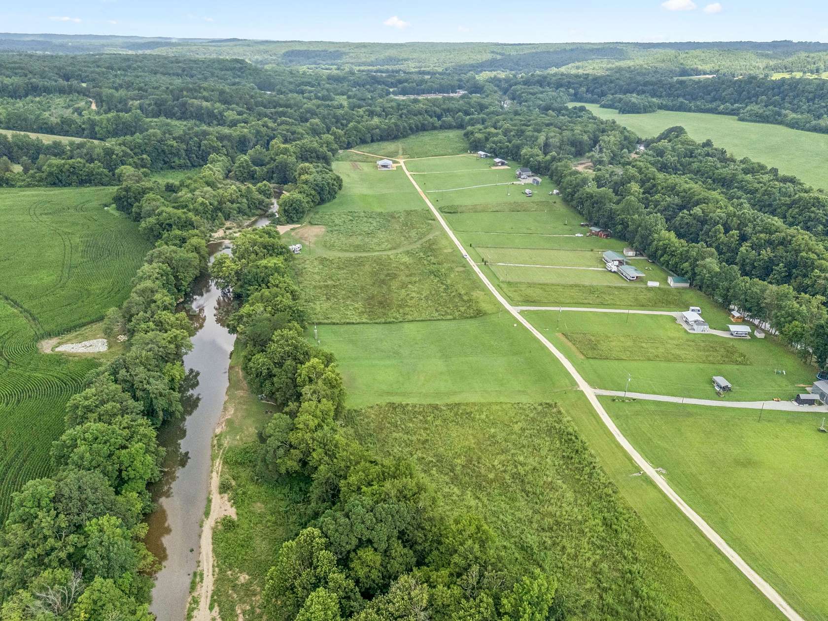 1 Acre of Residential Land for Sale in Waynesboro, Tennessee