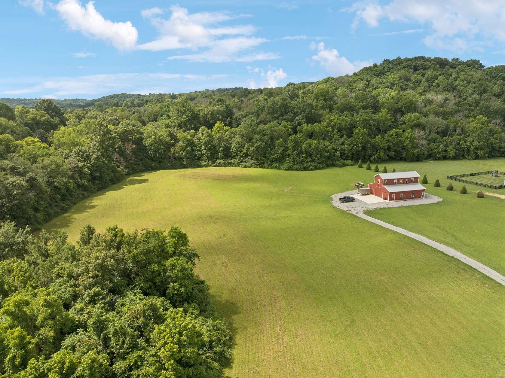 7.63 Acres of Residential Land for Sale in Hampshire, Tennessee