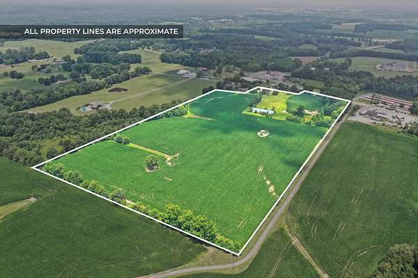 33.8 Acres of Improved Agricultural Land for Sale in Chapmansboro, Tennessee
