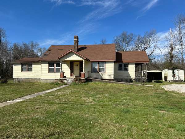 3 Acres of Residential Land with Home for Sale in Lewisburg, Tennessee