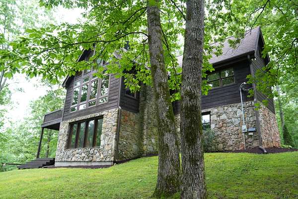 8.73 Acres of Residential Land with Home for Sale in Franklin, Tennessee