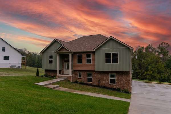 2.55 Acres of Residential Land with Home for Sale in Clarksville, Tennessee