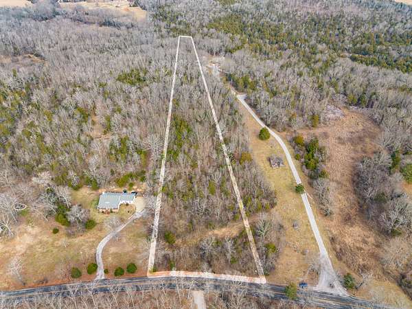 7 Acres of Residential Land for Sale in Spring Hill, Tennessee