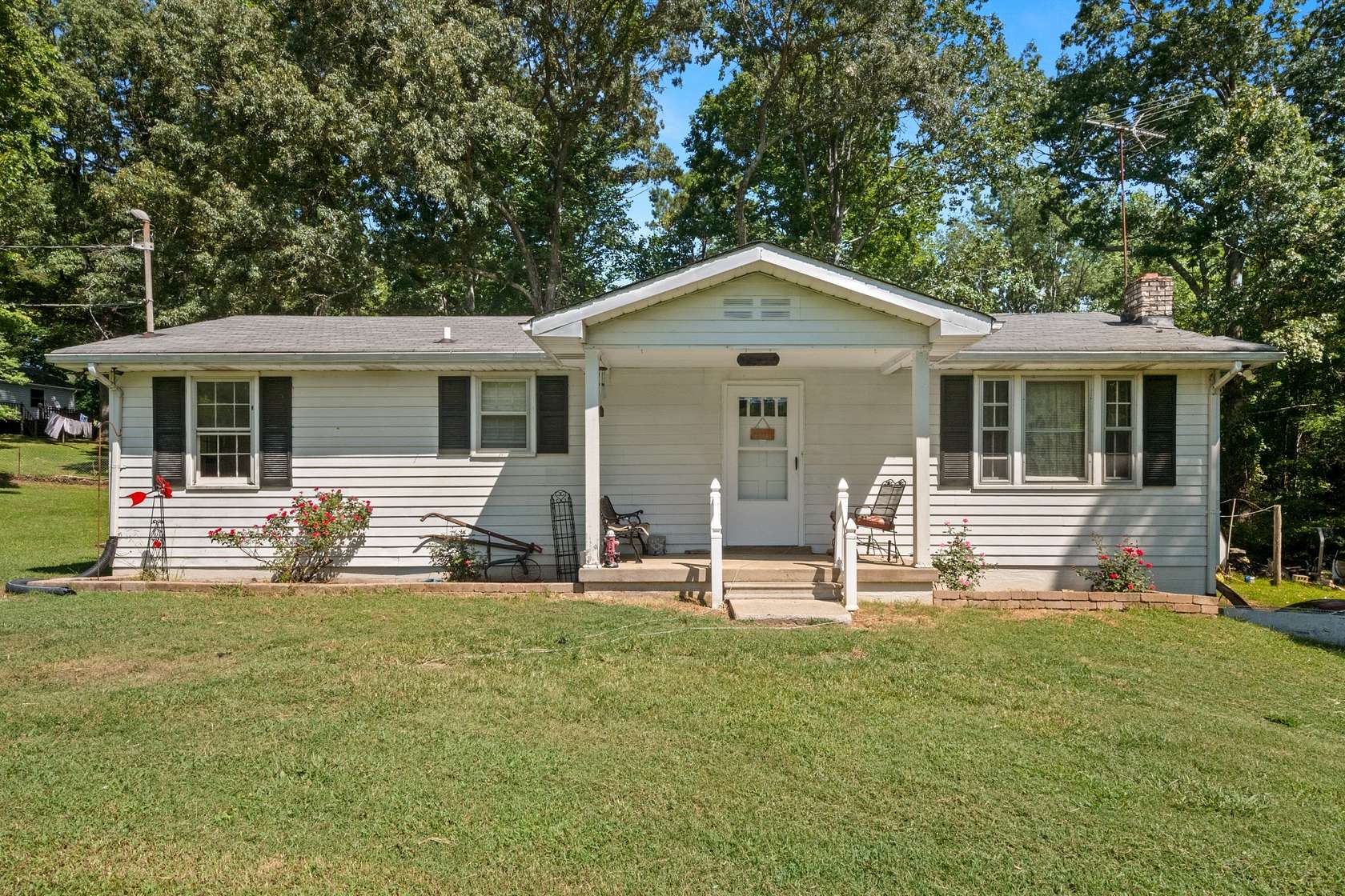 2.5 Acres of Residential Land with Home for Sale in Fairview, Tennessee