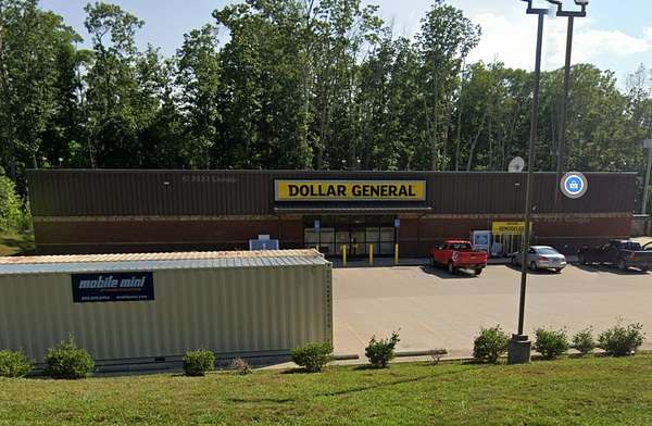 3 Acres of Improved Commercial Land for Sale in Centerville, Tennessee