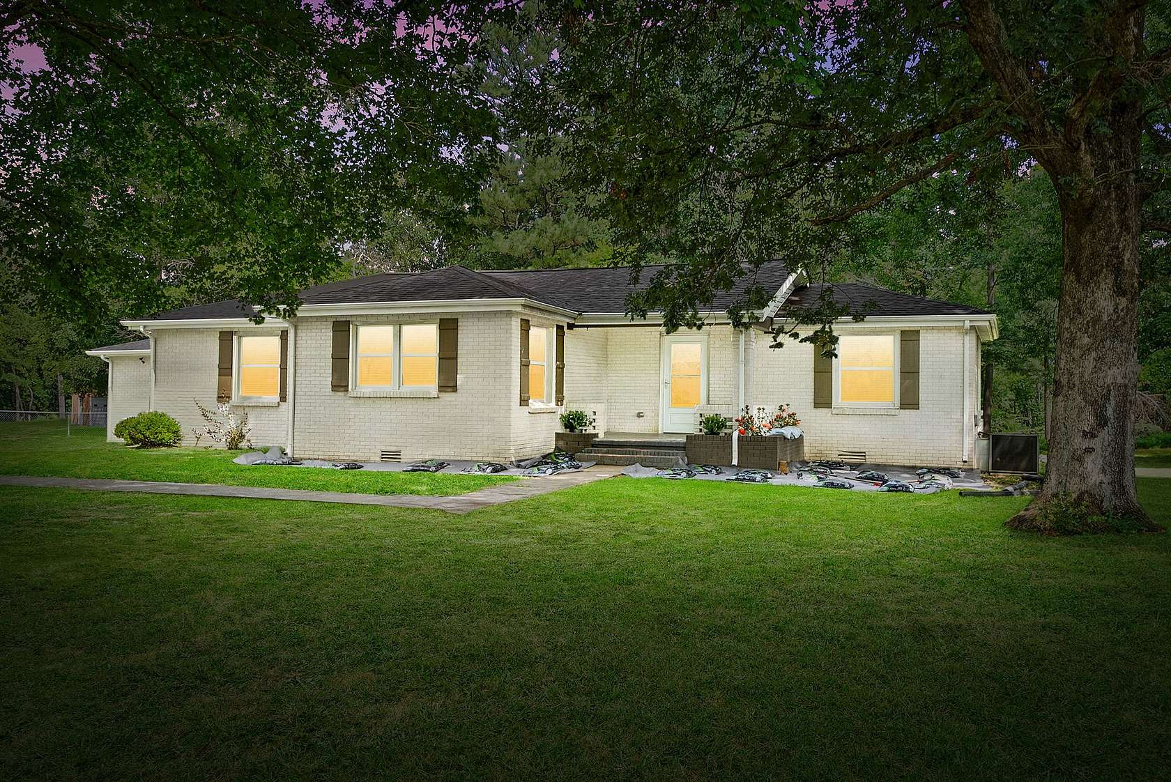 2 Acres of Residential Land with Home for Sale in Clarksville, Tennessee