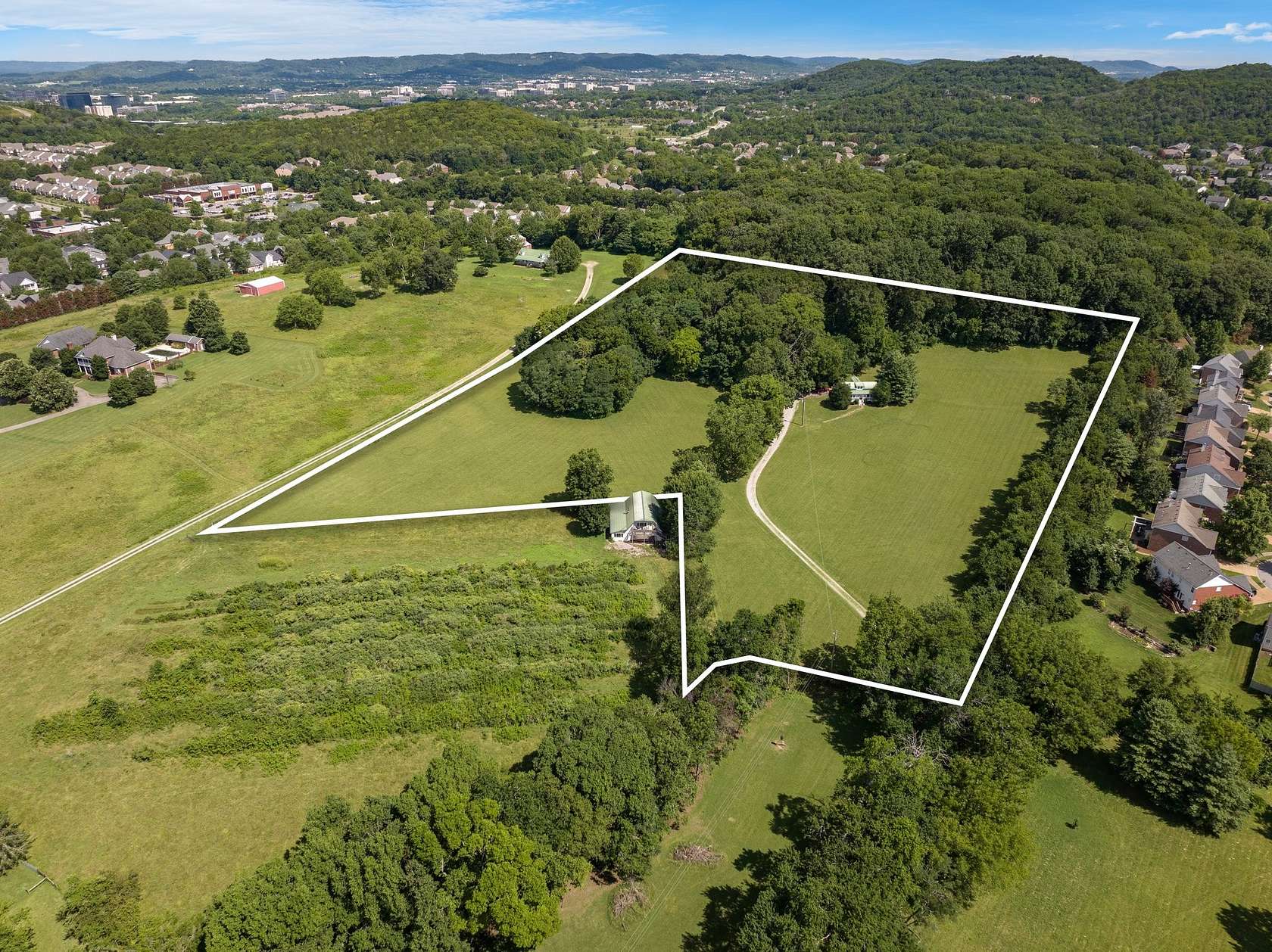 10.4 Acres of Land for Sale in Franklin, Tennessee