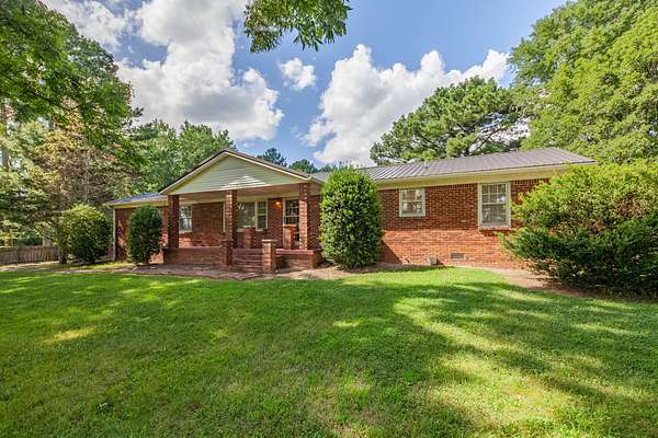 6 Acres of Land with Home for Sale in Lawrenceburg, Tennessee