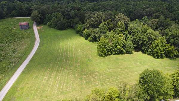 5.55 Acres of Land for Sale in Indian Mound, Tennessee