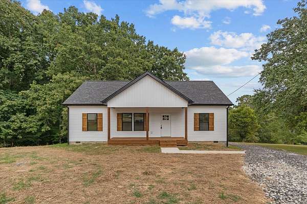 1.8 Acres of Residential Land with Home for Sale in Centerville, Tennessee