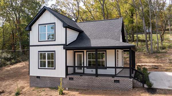 4.57 Acres of Residential Land with Home for Sale in Ethridge, Tennessee