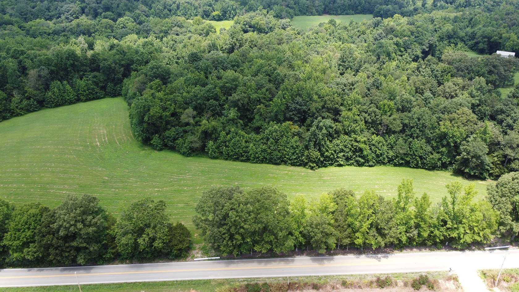5 Acres of Land for Sale in Indian Mound, Tennessee