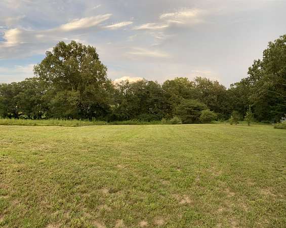 1.25 Acres of Residential Land for Sale in Nunnelly, Tennessee