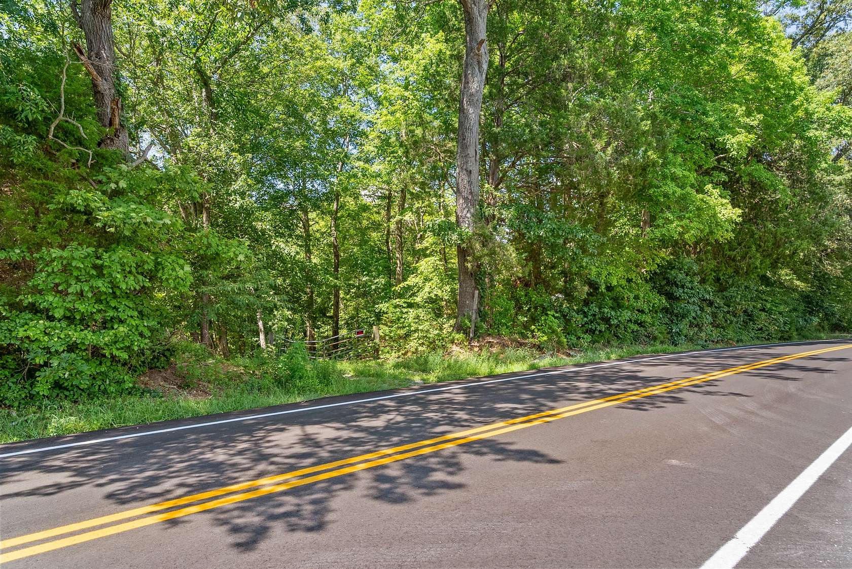 23.4 Acres of Recreational Land & Farm for Sale in Clarksville, Tennessee