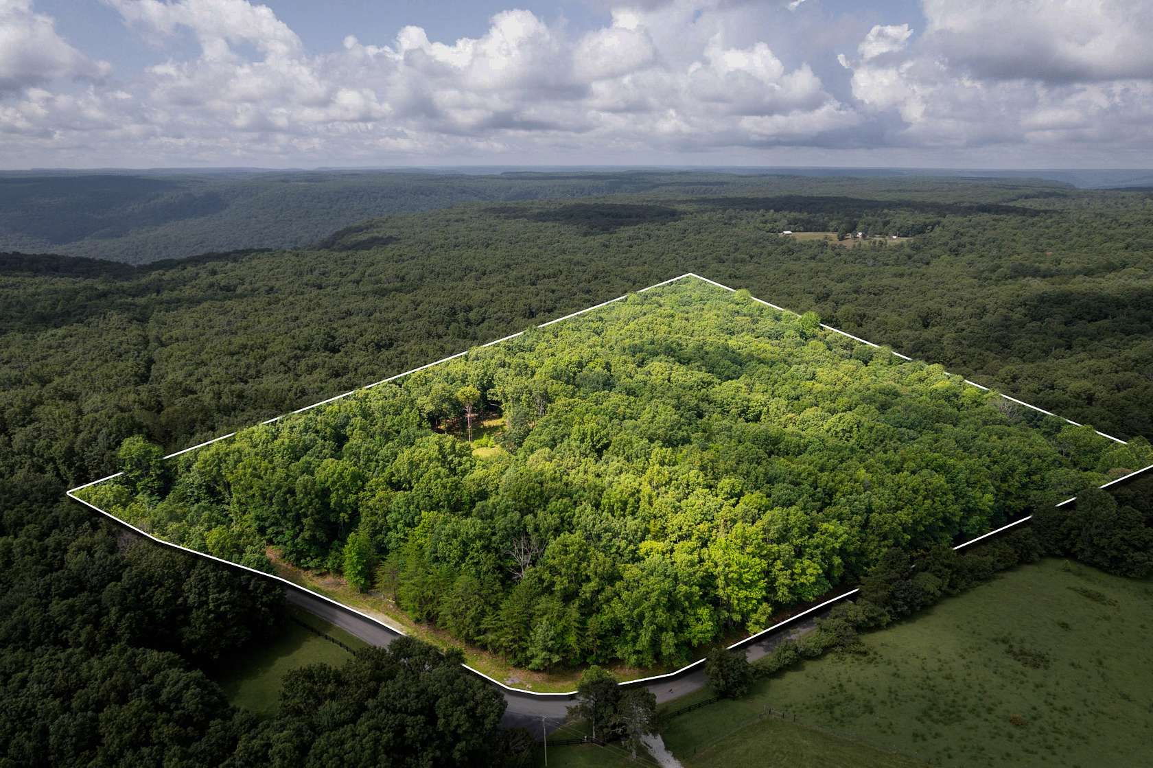 24 Acres of Recreational Land for Sale in Sewanee, Tennessee