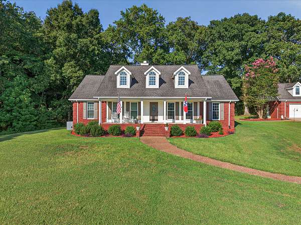 2.63 Acres of Residential Land with Home for Sale in Fayetteville, Tennessee