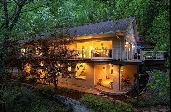 2.2 Acres of Residential Land with Home for Sale in Nashville, Tennessee