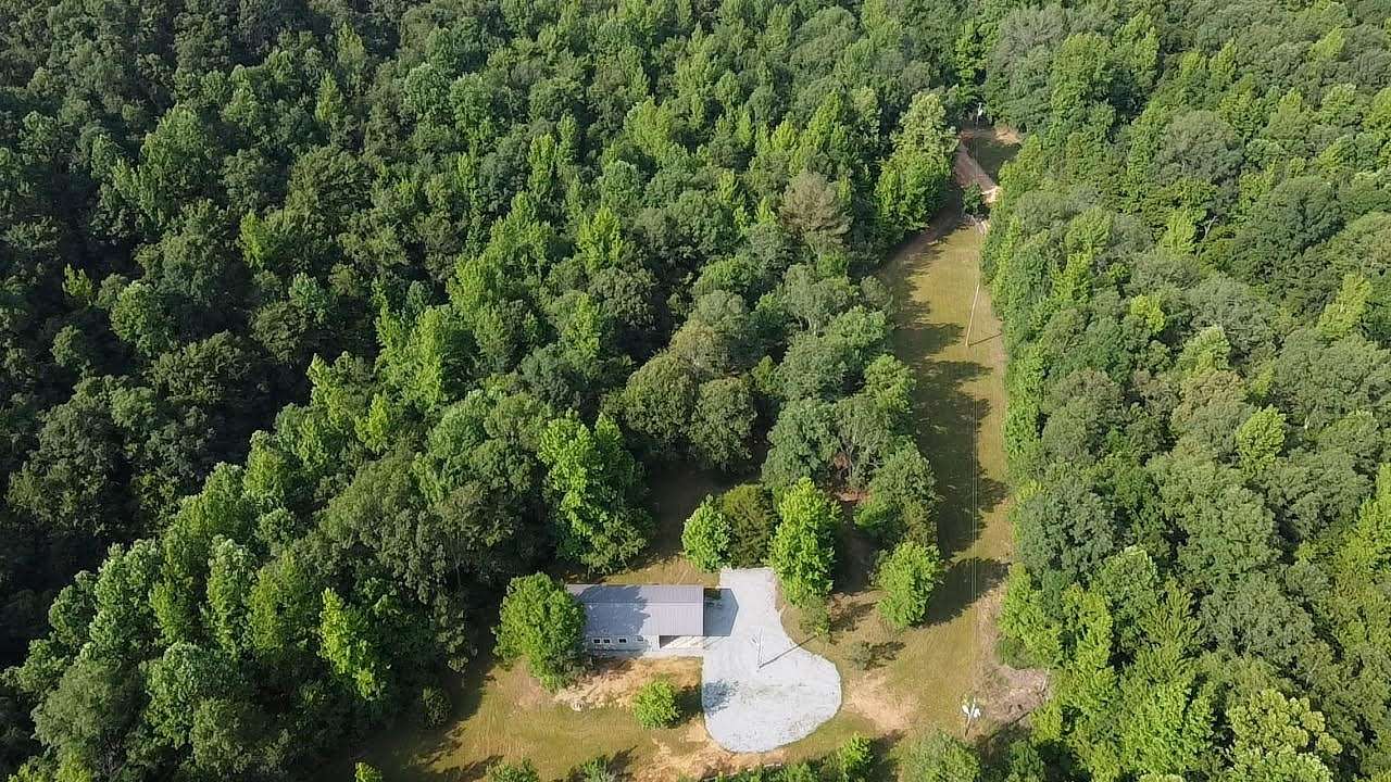 8 Acres of Land for Sale in Hurricane Mills, Tennessee