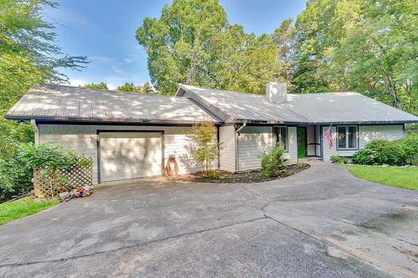 7.54 Acres of Residential Land with Home for Sale in Chickamauga, Georgia